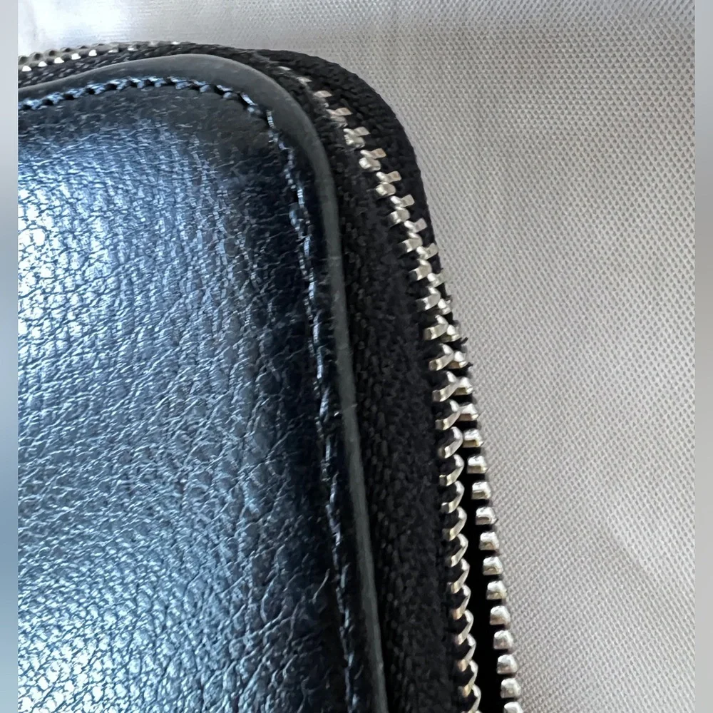 BCBGMaxAzria bcbg max